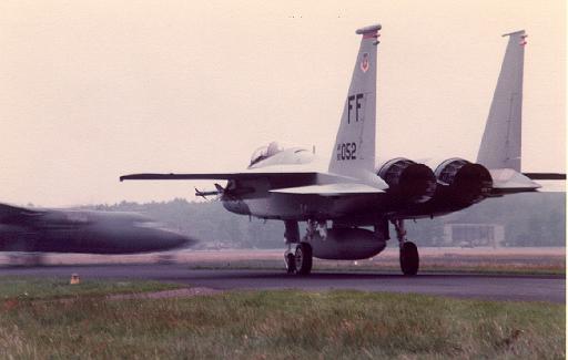 1982-06 F15 en F27.jpg